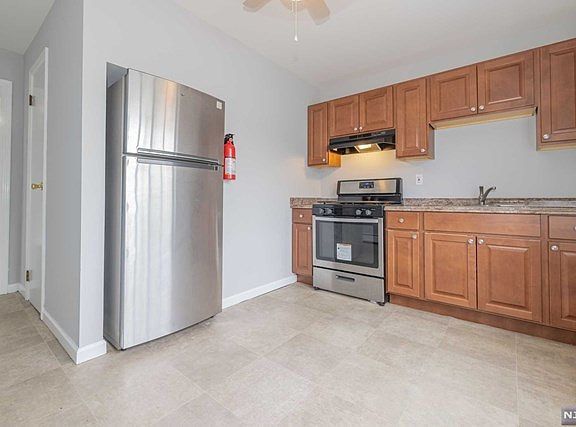 4th image of 174 Washington Ave APT 3