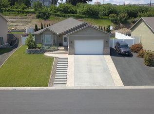 803 Braeburn Ct, Selah, WA 98942