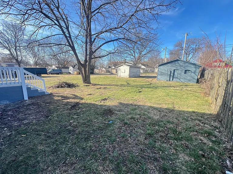 209 W College St — Photo 4