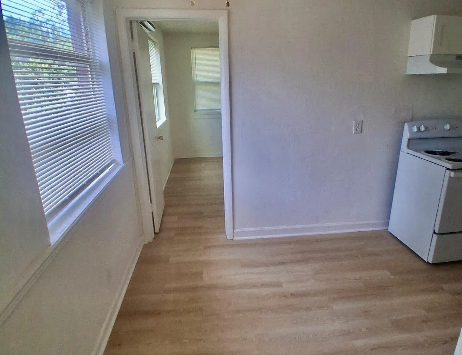 1 bed, 1.0 bath, 1250 sqft, $925 — Photo 2