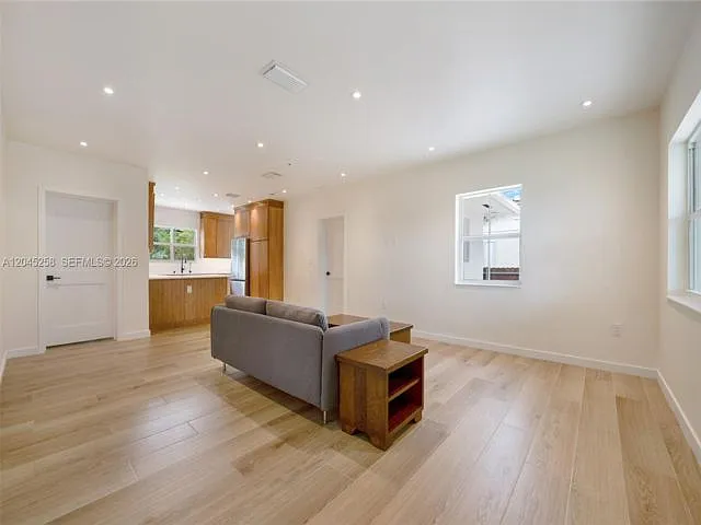 6356 SW 14th St — Photo 10