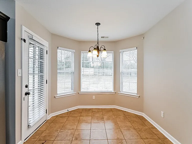 663 Buttermilk Dr — Photo 6