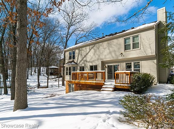 5th image of 643 Hill Crest Ct