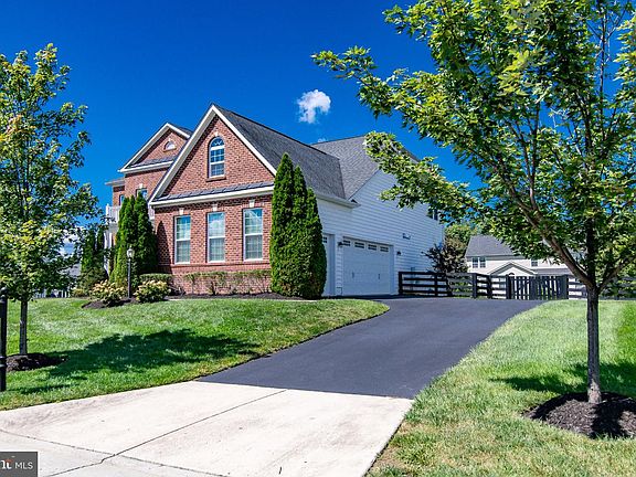 2nd image of 26647 Foxwarren Way
