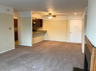 2260 Hassell Rd APT 209, Hoffman Estates, IL 60169