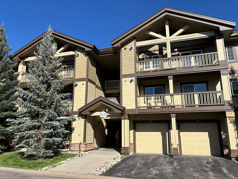 3350 Columbine Dr #502