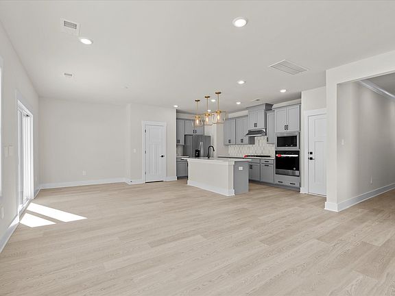 Welcome to the Lennon floorplan at Cedar Shoals - Heritage Collection.