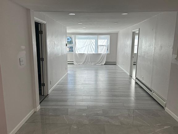 3rd image of 8 Winthrop St Floor 1