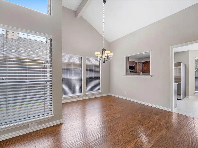 4424 Odessa Dr — Photo 15