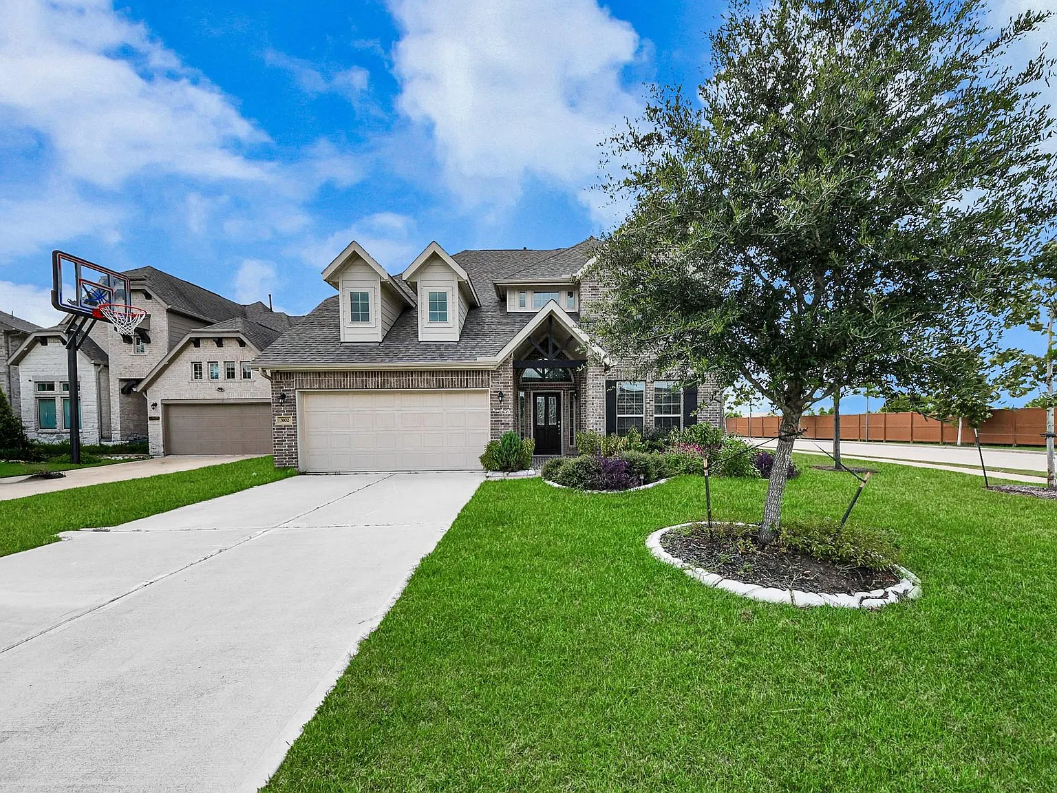 4 bed, 3.5 bath, 2968 sqft, $3,190 — Photo 2