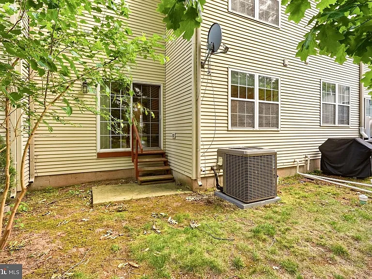 362 Hamilton Dr — Photo 13