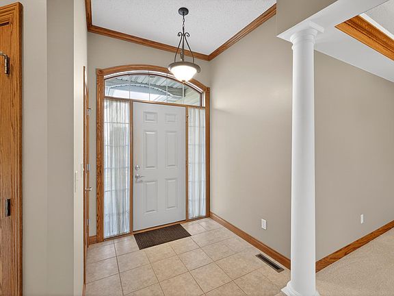 3rd image of 2272 Coral Ct NE