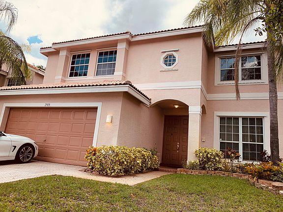 Home For Sale In Silver Lakes