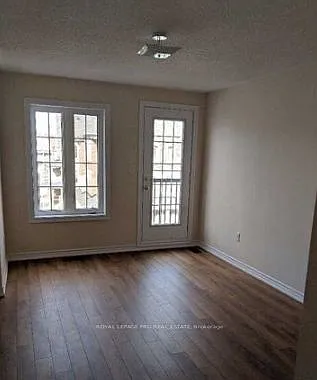 4 bed, $3,000 — Photo 2