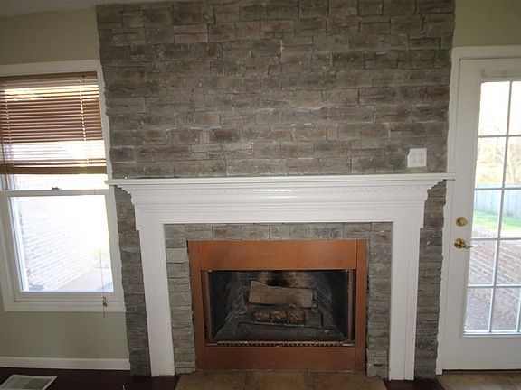 3rd image of 130 Sterling Way