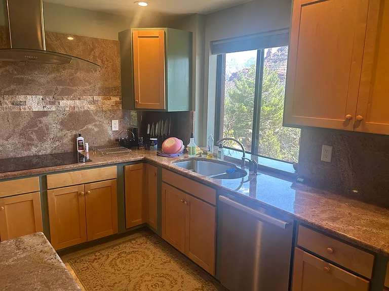 265 Sky Line Dr — Photo 2