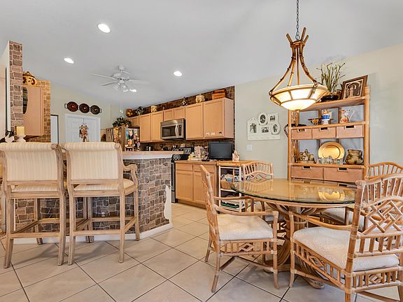 5th image of 12128 La Vita Way