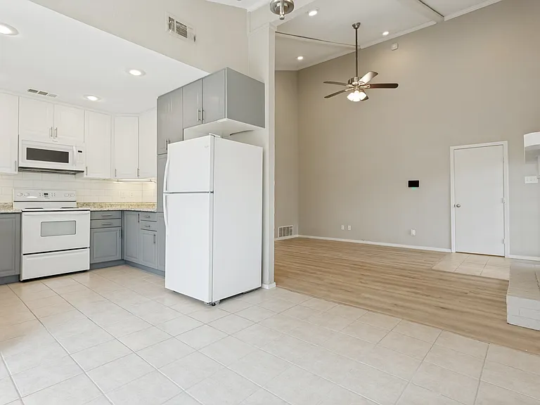 2117 Oak Brook Dr — Photo 7