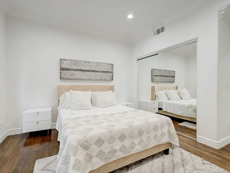 1741 S Bentley Ave #5 — Photo 17