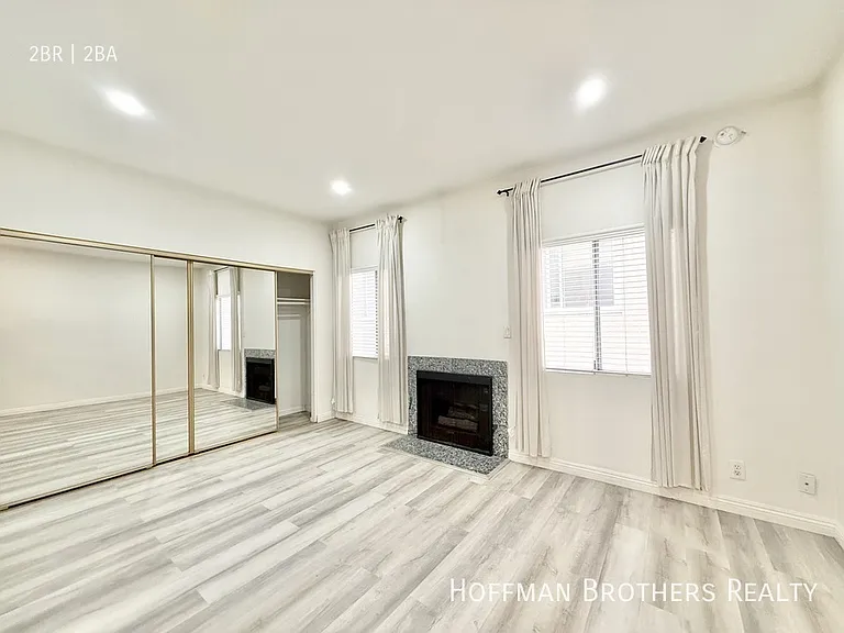11933 Goshen Ave #12 — Photo 6