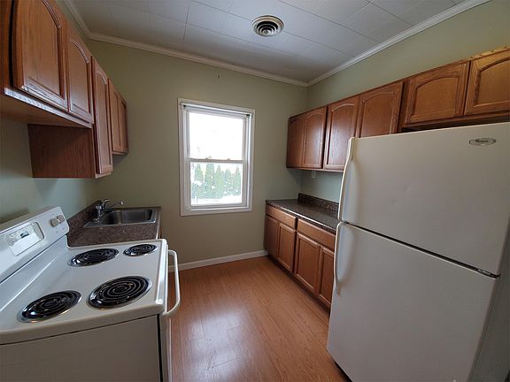 2nd image of 20 Green St #2