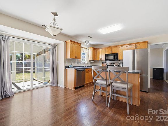 5th image of 110 Nahcotta Dr