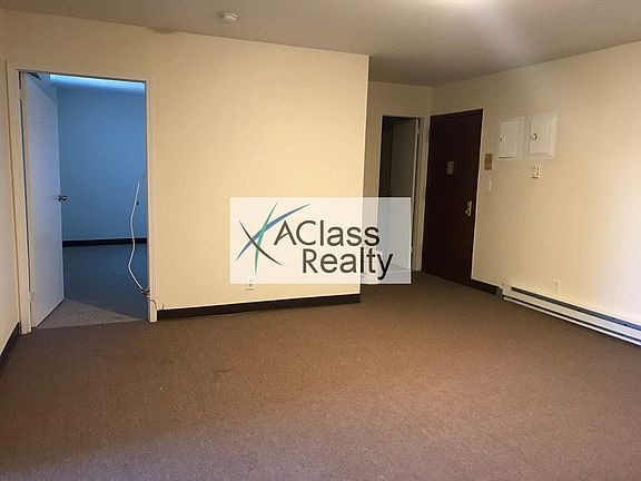 4th image of 3214 Steinway St #2