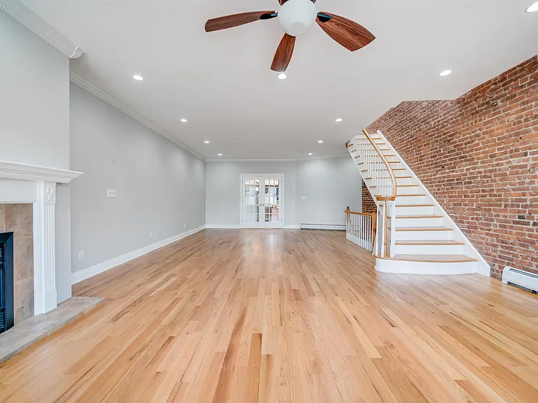 369 3rd St #3 — Photo 7