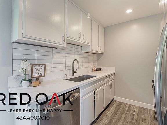 3rd image of 301 Avocado St #2