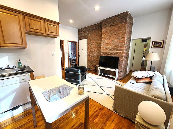 3rd image of 51 Schermerhorn St APT 3R