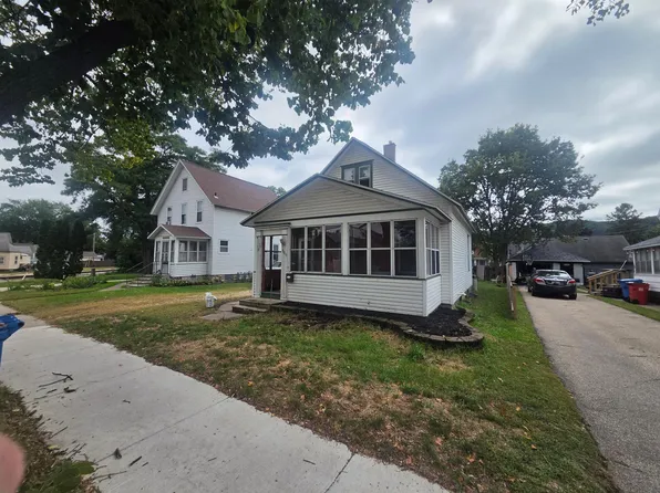 1005 W Broadway St, Winona, MN 55987
