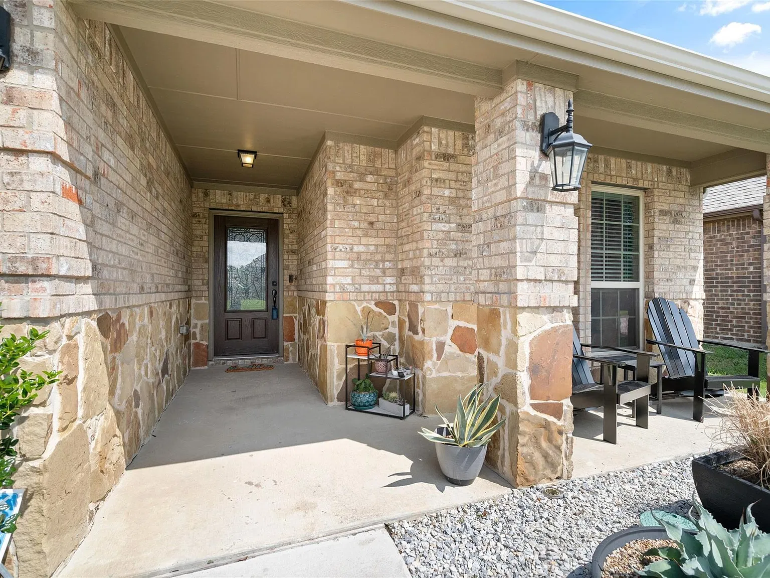 3 bed, 1656 sqft, $2,400 — Photo 3