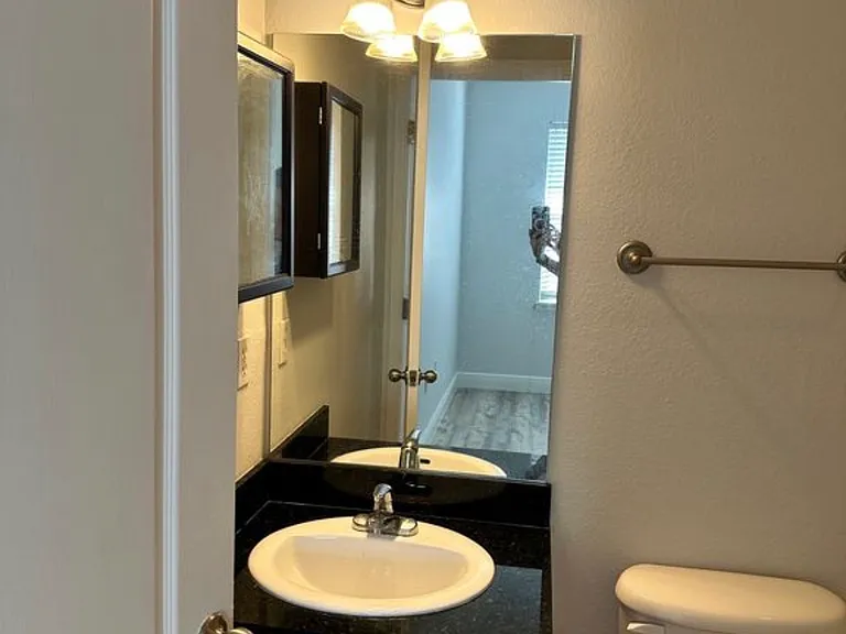 2950 SW 35th Pl #50 — Photo 31