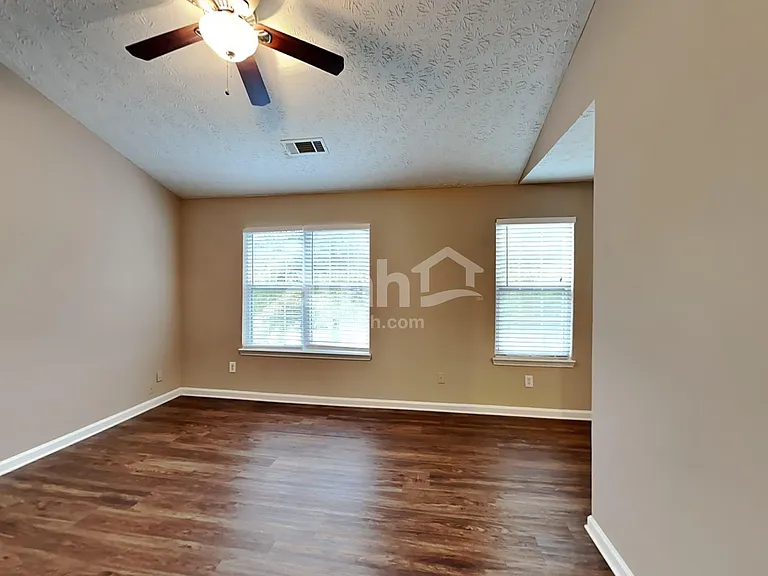 2376 Rimmele Dr — Photo 8