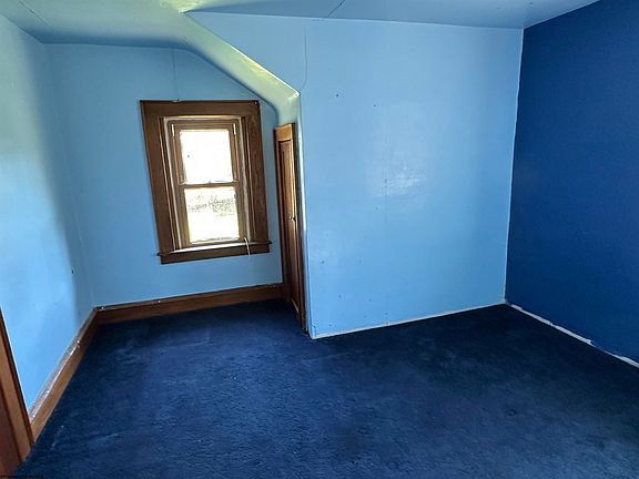 11th image of 146 Roy Rd