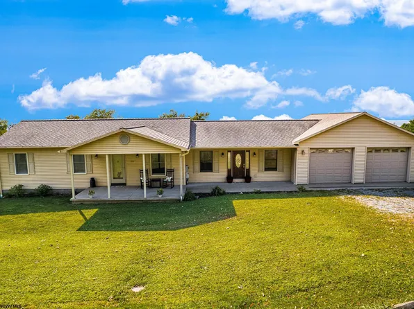 966 Breakiron Hill Rd, Morgantown, WV 26508