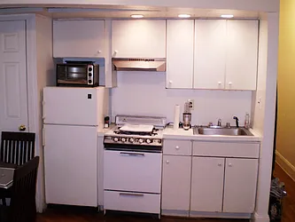Rented by Maximus Realty Group