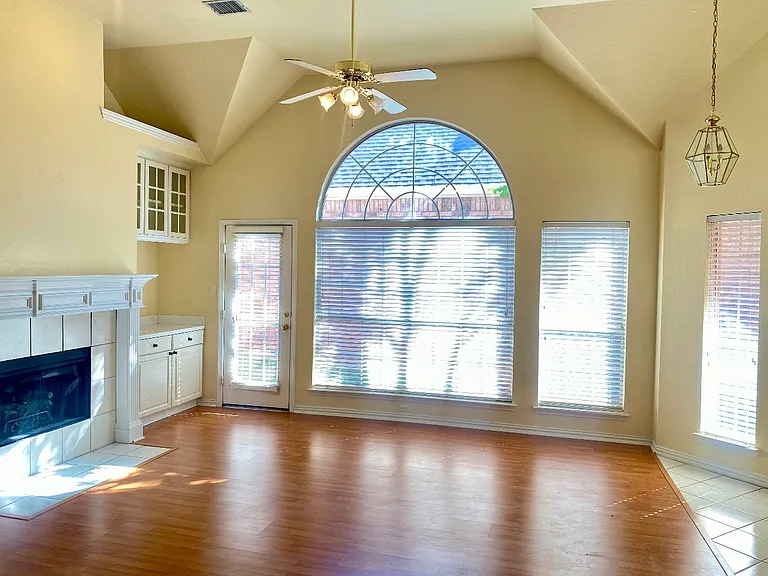 8412 White Sands Dr — Photo 3