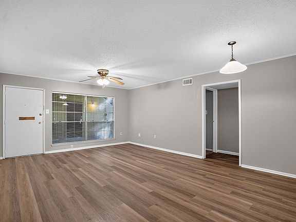 5th image of 100 N Melrose Ave #1ea3563d5