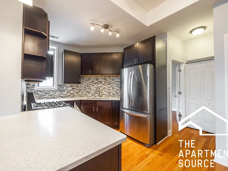 2124 N Milwaukee Ave #2R — Photo 2