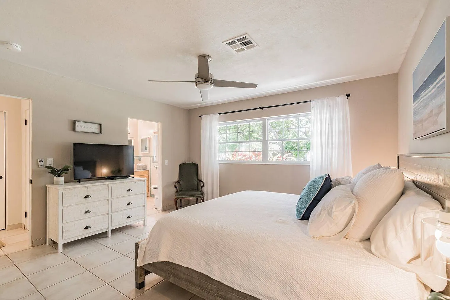 3 bed, 2.0 bath, 1614 sqft, $6,000 — Photo 4