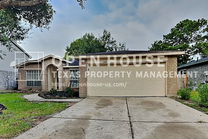 28811 Stapleford St — Photo 1