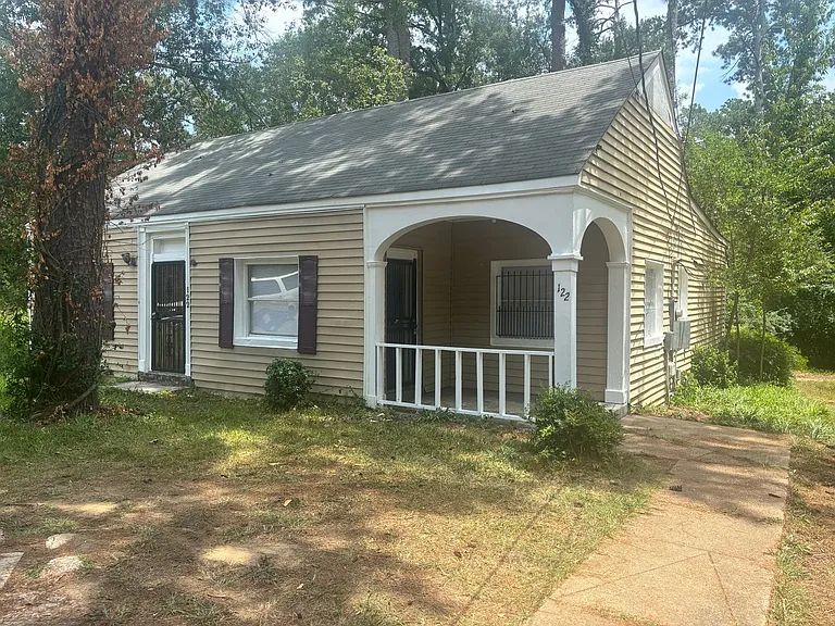 122 Pinecrest Cir — Photo 1