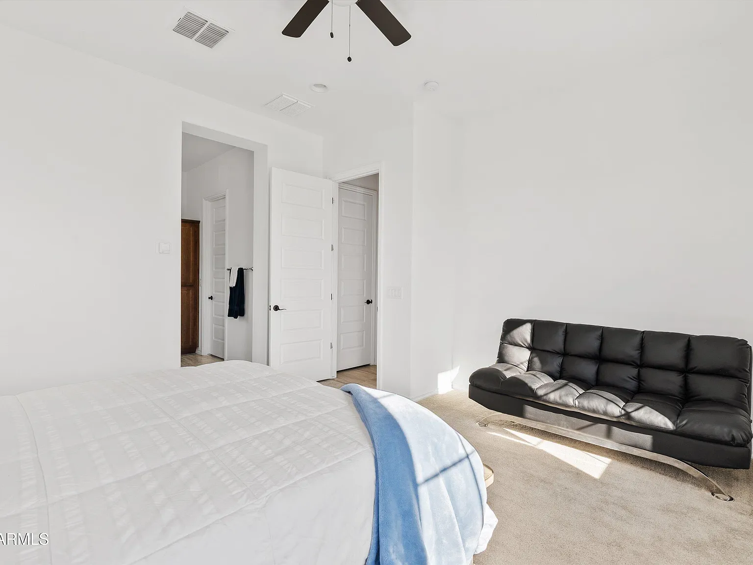 3 bed, 2385 sqft, $2,800 — Photo 4