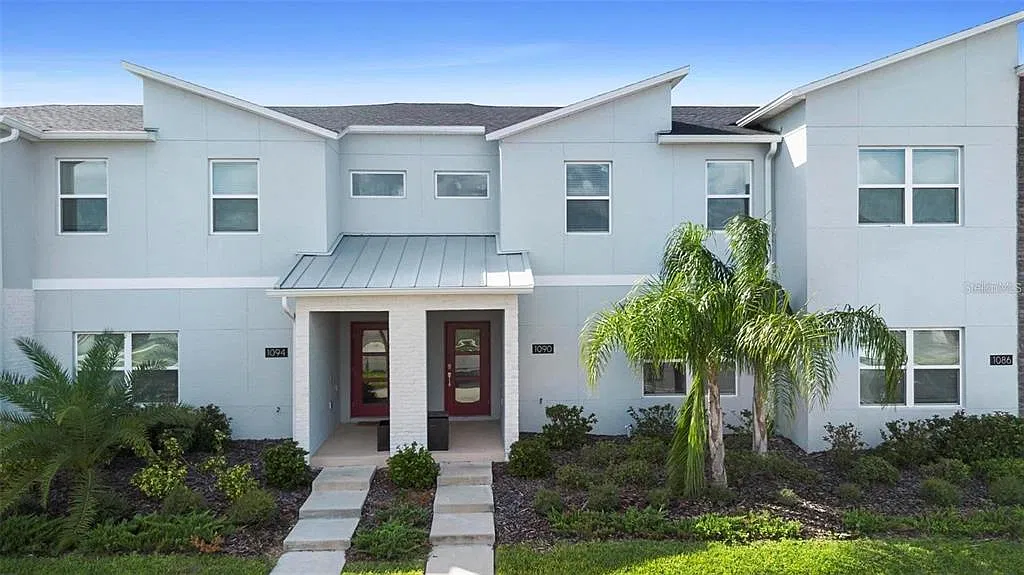 4 bed, 3.0 bath, 1914 sqft, $3,000 — Photo 2