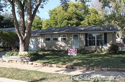 1st image of 704 W Madison Dr