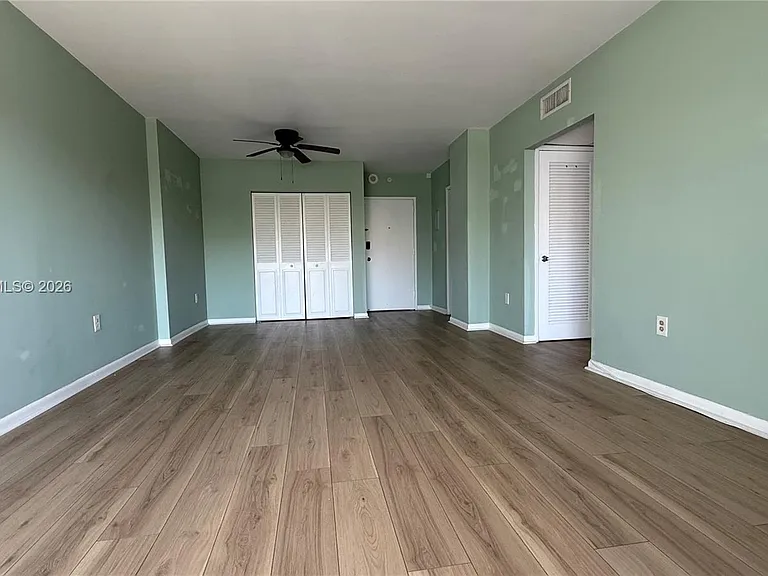 400 Kings Point Dr #316 — Photo 6