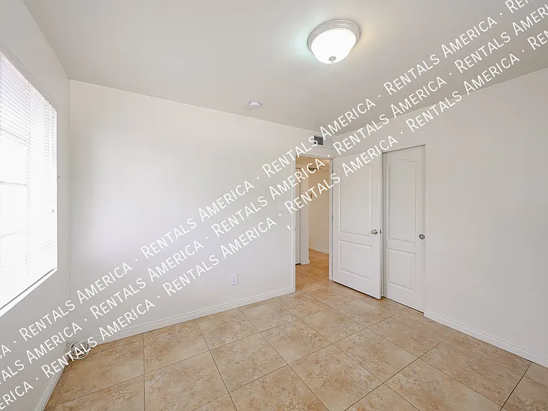 3432 N 23rd Ave — Photo 21