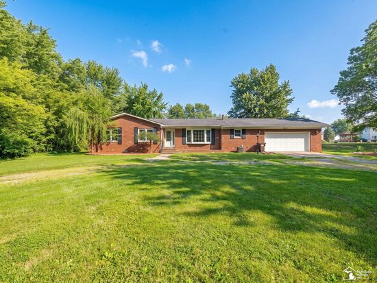 1810 Whipple St, Carleton, MI 48117