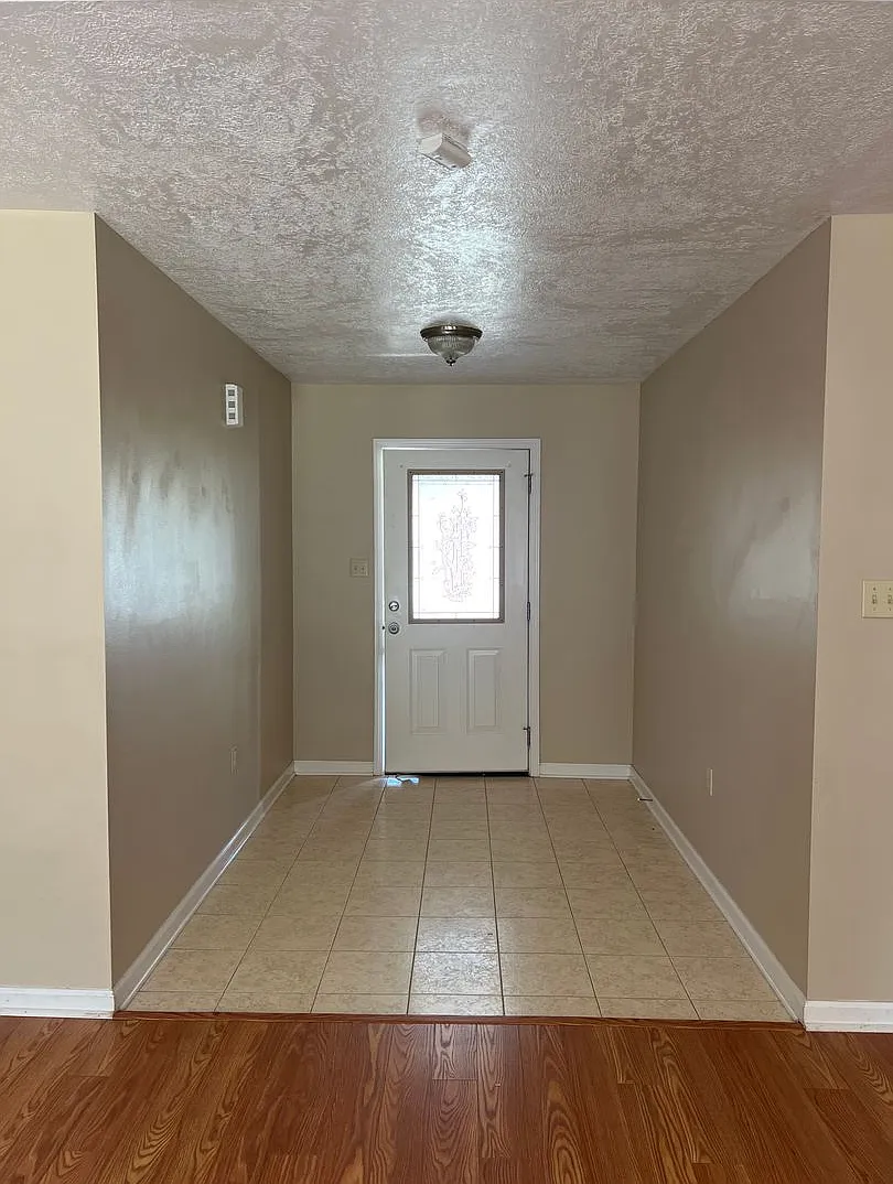 110 Maverick St. — Photo 3